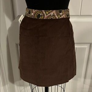 Elegant Brown Corduroy Midi Skirt with Artistic Waistband